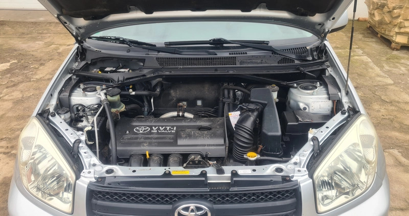 Toyota RAV4 cena 26900 przebieg: 219000, rok produkcji 2004 z Kłecko małe 191